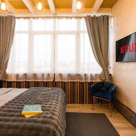 Royalty Apt With City Views On Calea Victoriei بوخارست المظهر الخارجي الصورة