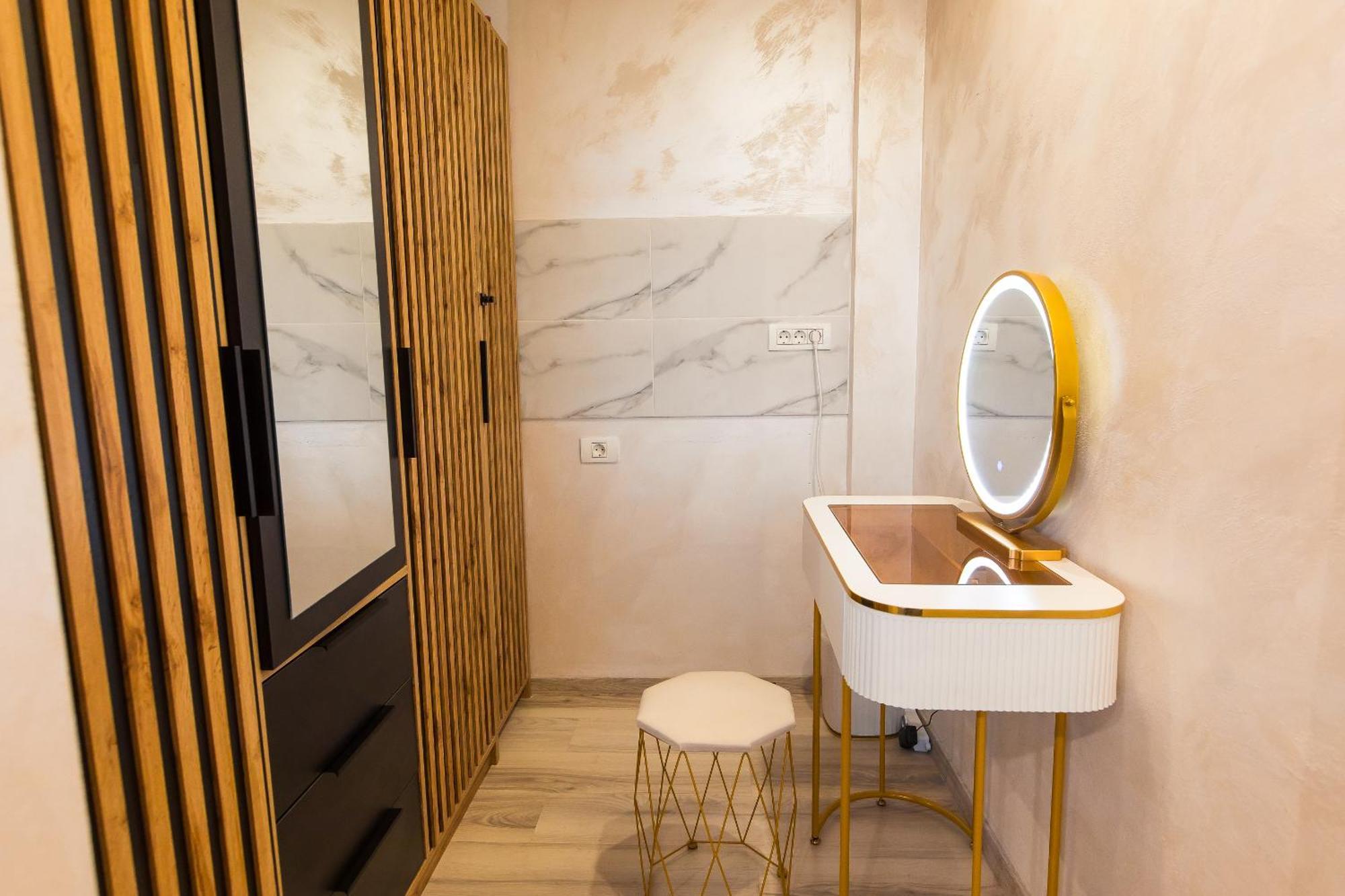 Royalty Apt With City Views On Calea Victoriei بوخارست المظهر الخارجي الصورة